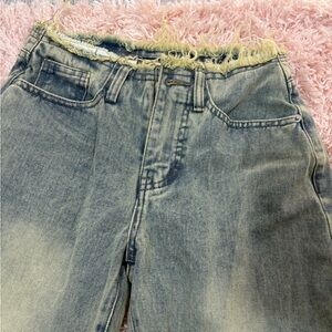 PrettyLittleThing Frayed Hem Blue Jeans